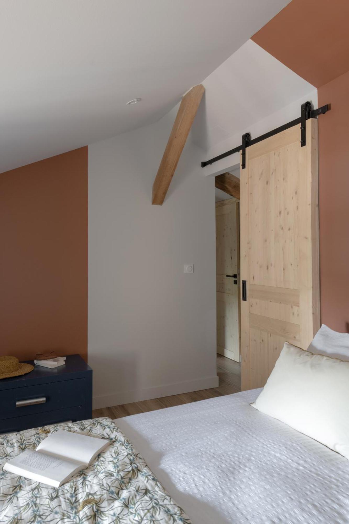 La Maison Des Monts D'or Bed & Breakfast