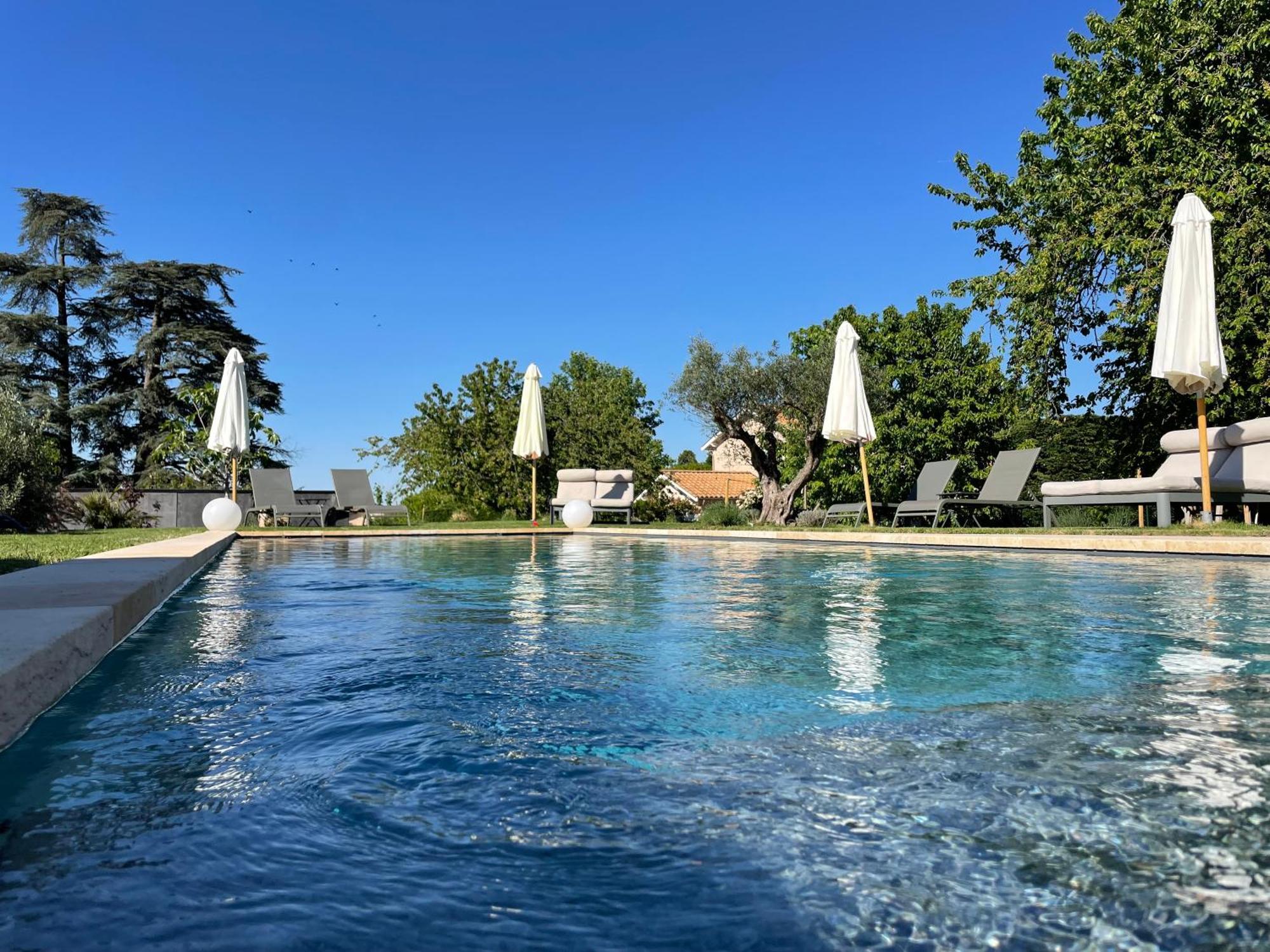 La Maison Des Monts D'or Frühstückspension *